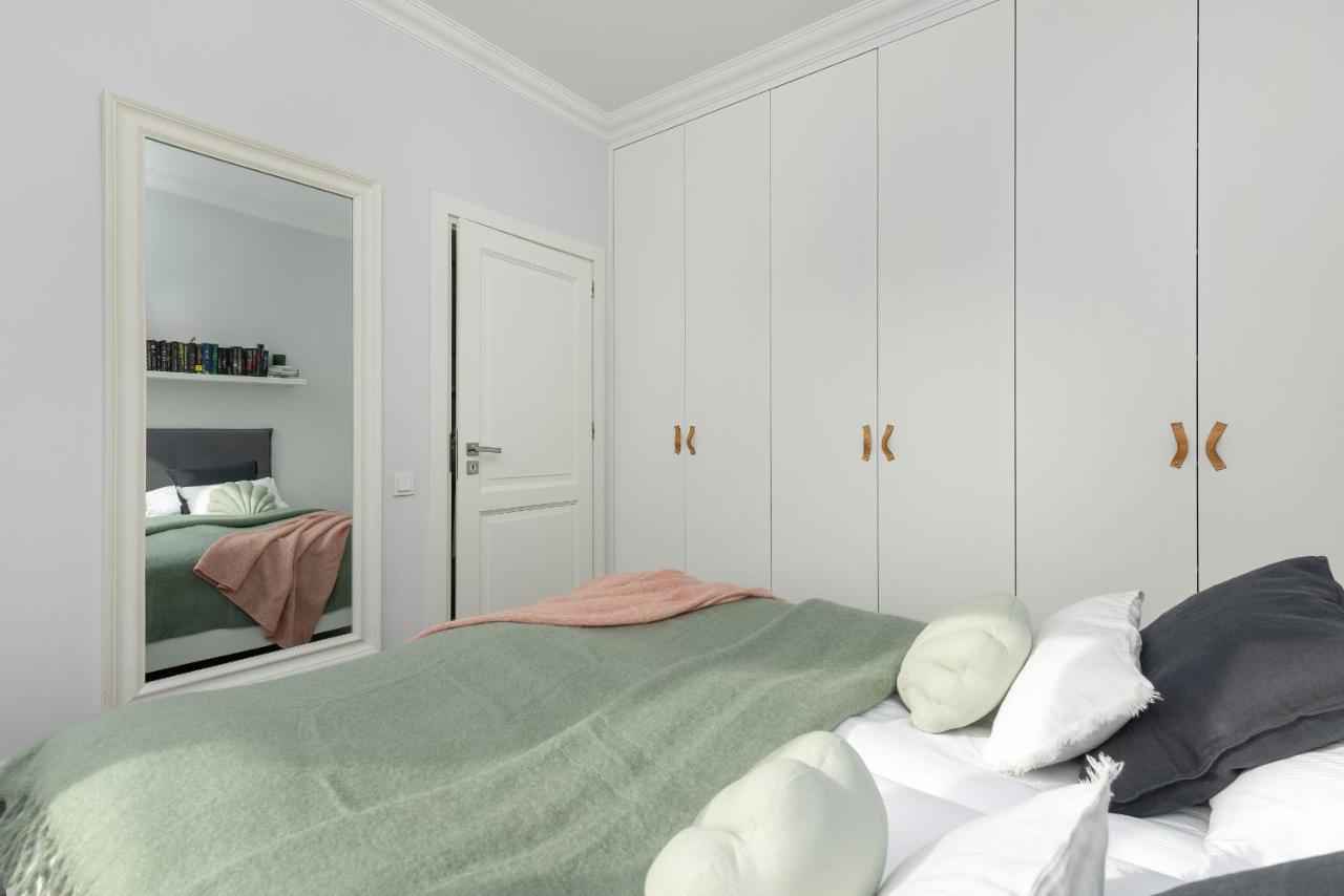 Cozy Apartment Gieysztora Wilanow By Noclegi Renters Varsovie Extérieur photo