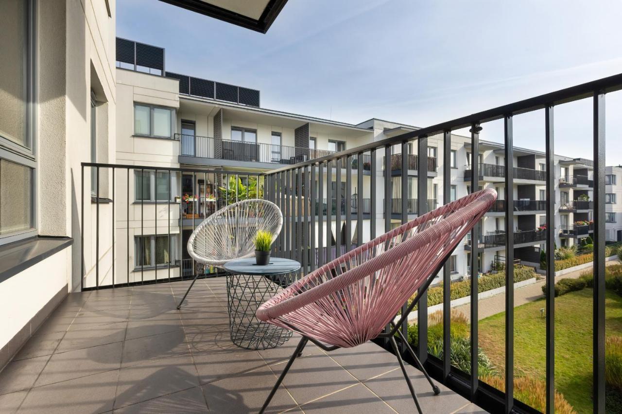 Cozy Apartment Gieysztora Wilanow By Noclegi Renters Varsovie Extérieur photo