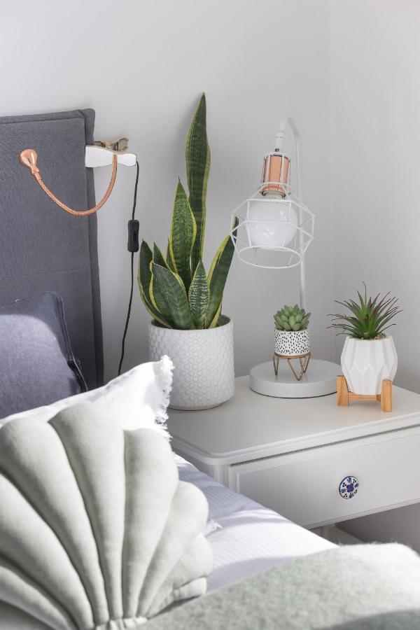 Cozy Apartment Gieysztora Wilanow By Noclegi Renters Varsovie Extérieur photo