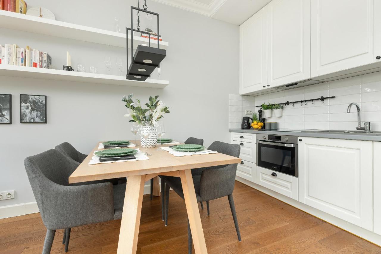 Cozy Apartment Gieysztora Wilanow By Noclegi Renters Varsovie Extérieur photo
